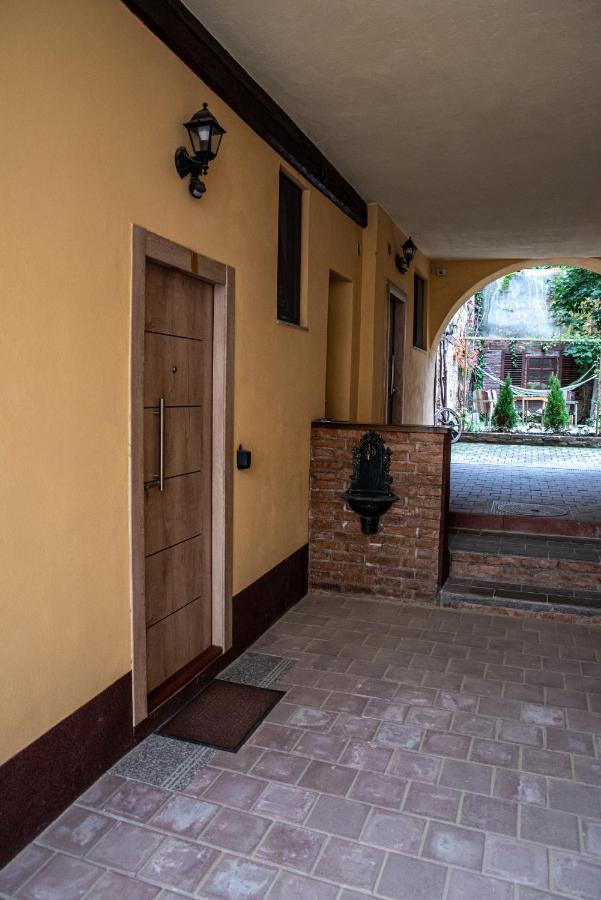 Luky13 Appartement Braşov Buitenkant foto