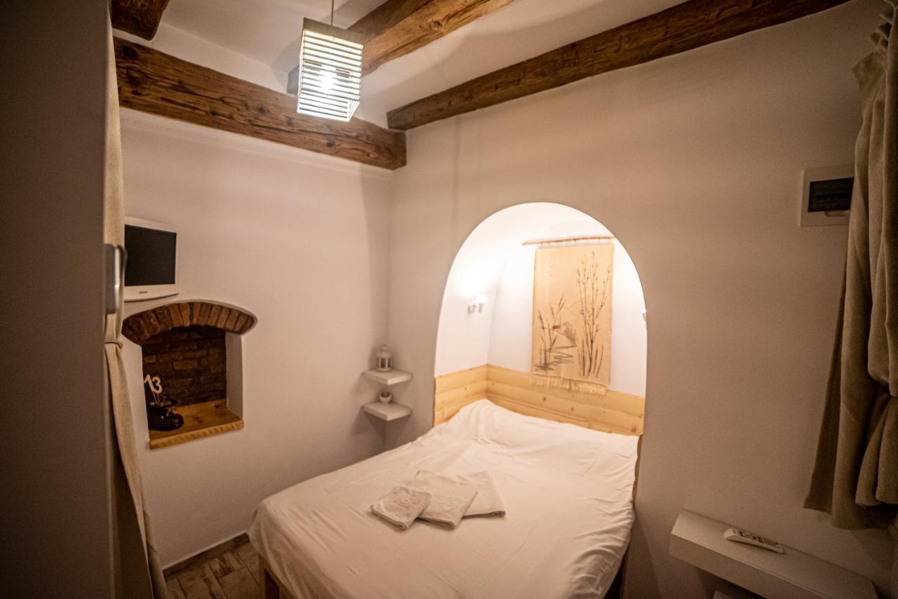 Luky13 Appartement Braşov Buitenkant foto