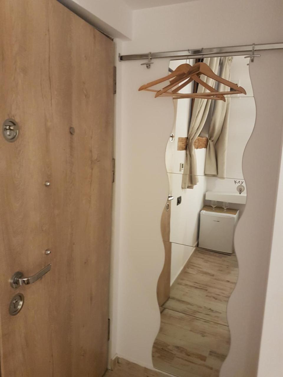 Luky13 Appartement Braşov Buitenkant foto